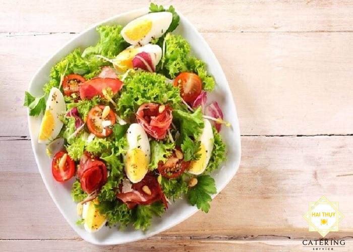 8 cách làm salad giảm cân với sốt mè rang cải thiện cân nặng hiệu quả