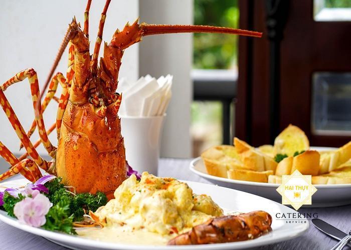 Tôm hùm sốt trứng muối (Theo thời giá)