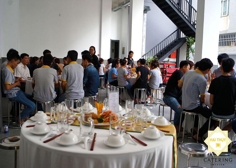 Háo hức với buổi tiệc liên hoan công ty Bao Bì Toàn Phát – Hai Thụy Catering