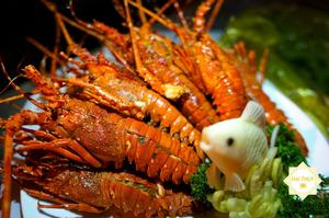 Tôm hùm nướng bơ tỏi không kém phần sang trọng