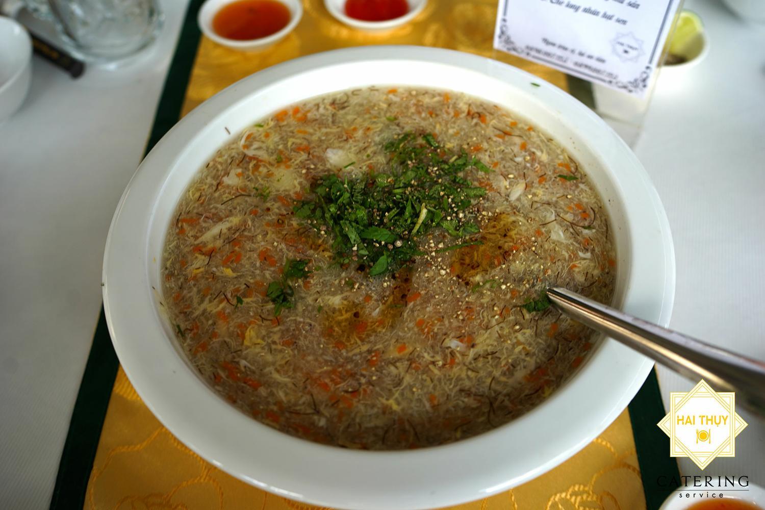 Món Soup sò điệp Tóc Tiên