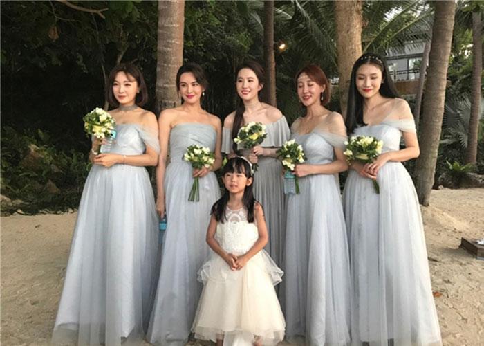 Để những thước hình thật đẹp và lung linh thì trang phục cũng là một điều quan trọng đấy nhé!