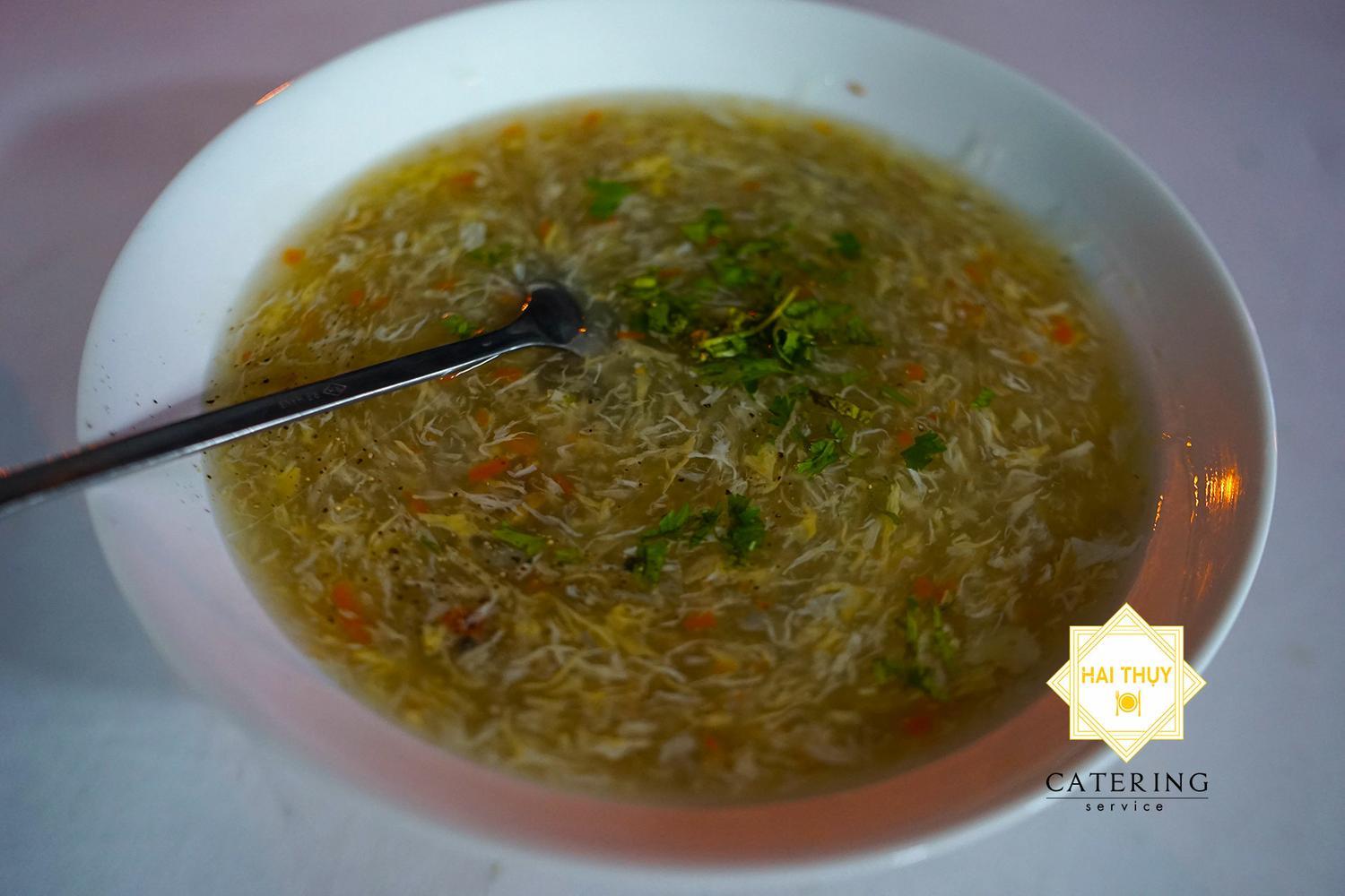 Soup tôm cua trứng cút lộn ấm lòng cho món khai tiệc