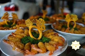 Độc đáo với Tôm chiên xù + Trái cây sốt Mayonnaise