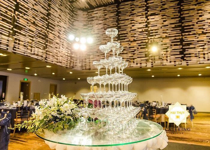 Hai Thụy Catering tự tin sẽ mang đến cho bạn một buổi tiệc mừng tuổi mới thật hoàn hảo và đáng nhớ