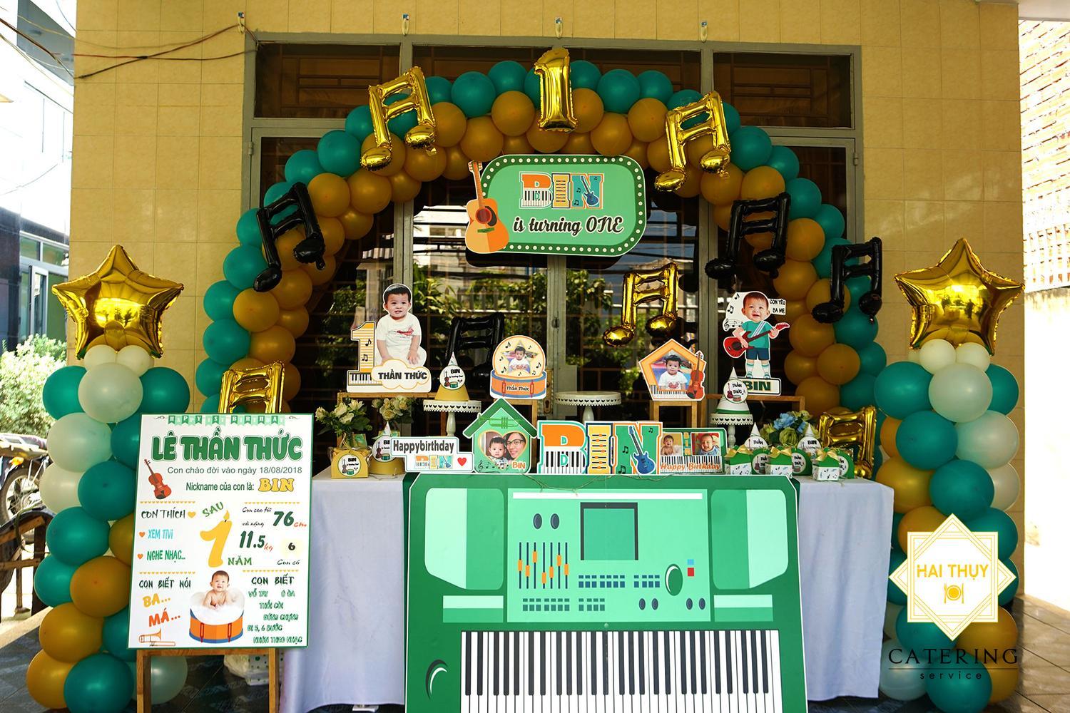 Buổi tiệc ý nghĩa với không gian được tô điểm khéo léo, ẵm trọn sự nổi bật