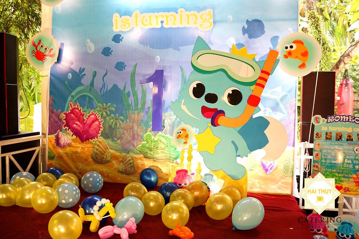 Tiệc thôi nôi ẵm trọn sự tinh tế với sự dễ thương phù hợp với chủ đề của buổi tiệc