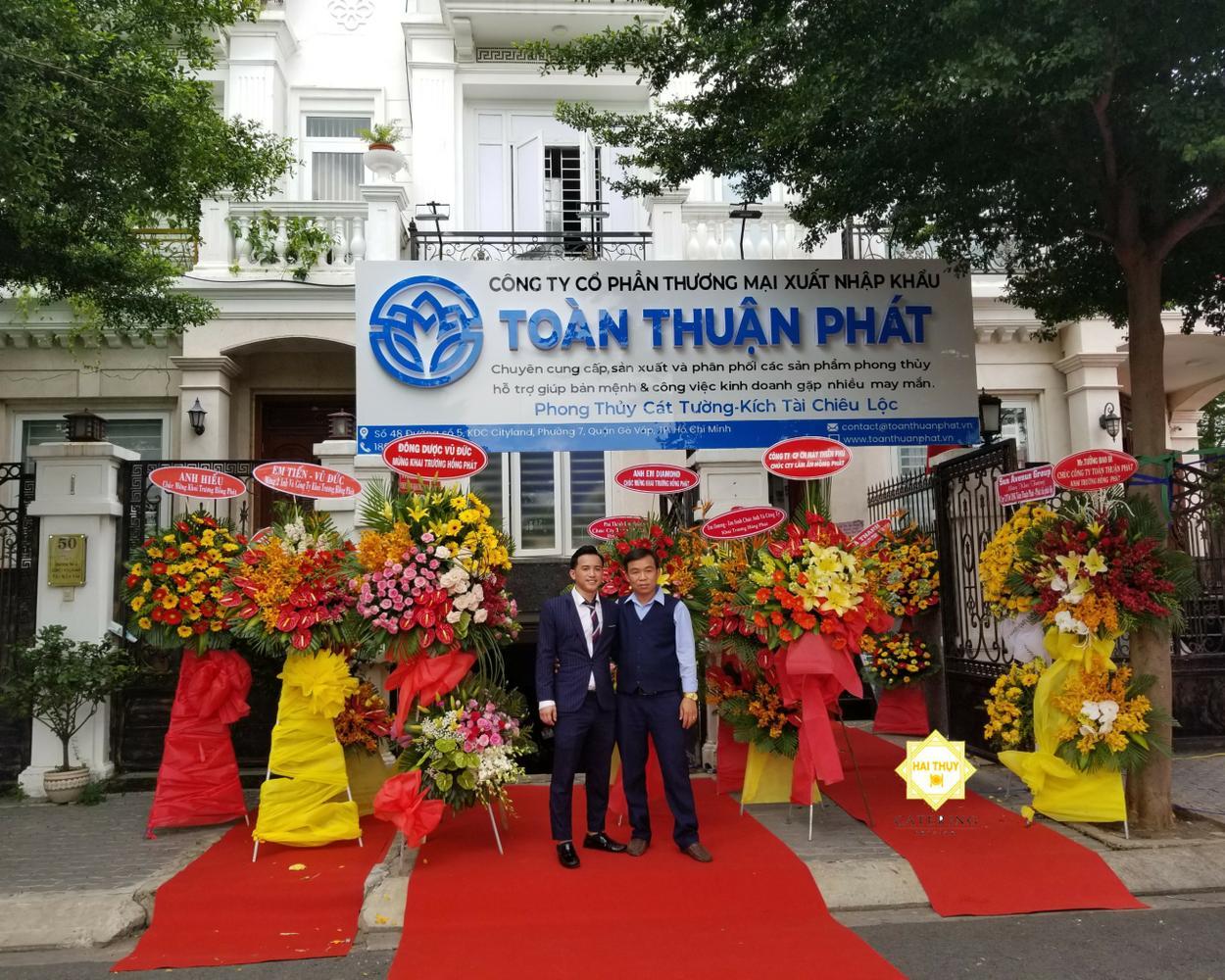 Buổi tiệc buffet khai trương ẵm trọn một tấm menu tiệc độc đáo, hấp dẫn