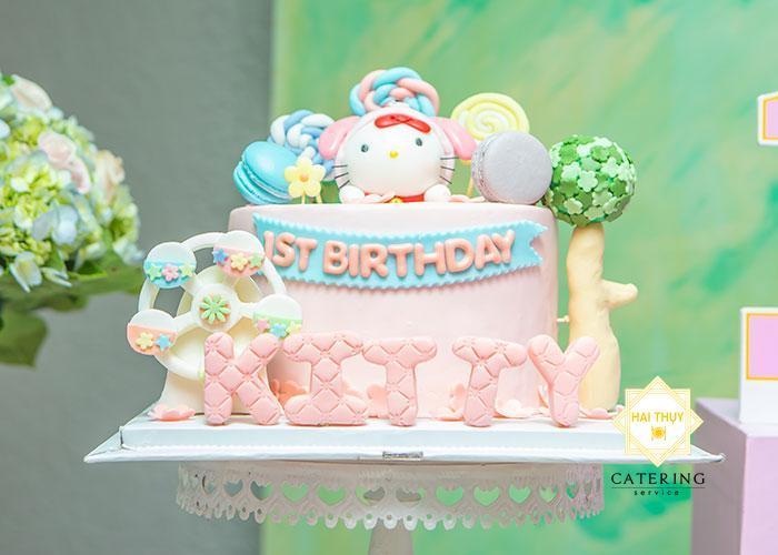 Bánh kem ngọt ngào nhân ngày thôi nôi 