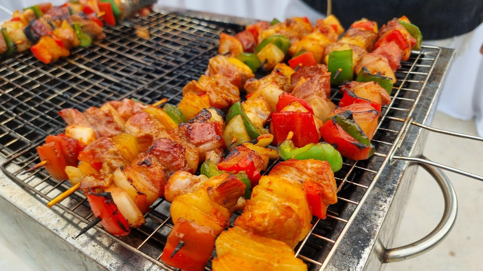 Tiệc BBQ họp mặt bạn bè tại Vinhome Golden River với dịch vụ tiệc lưu động chuyên nghiệp của Hai Thụy Catering
