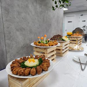 HaiThụyCatering - Khám Phá Thế Giới Buffet Lưu Đông Độc Đáo và Lung Linh